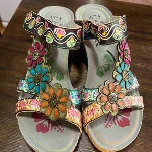 L’Artiste Sandals - Navy/Multi Color - Brand New w/ Tags and Box